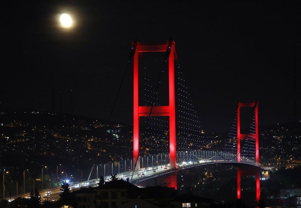Yasağın ardından gece vakti İstiklal'e akın ettiler! 1