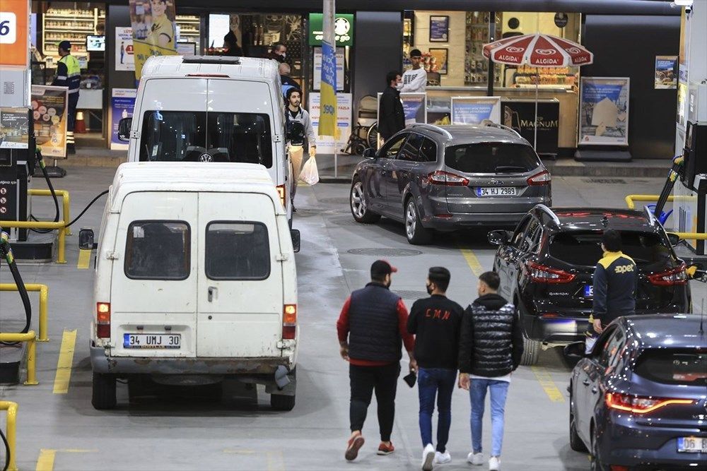 Yasağın ardından gece vakti İstiklal'e akın ettiler! 2