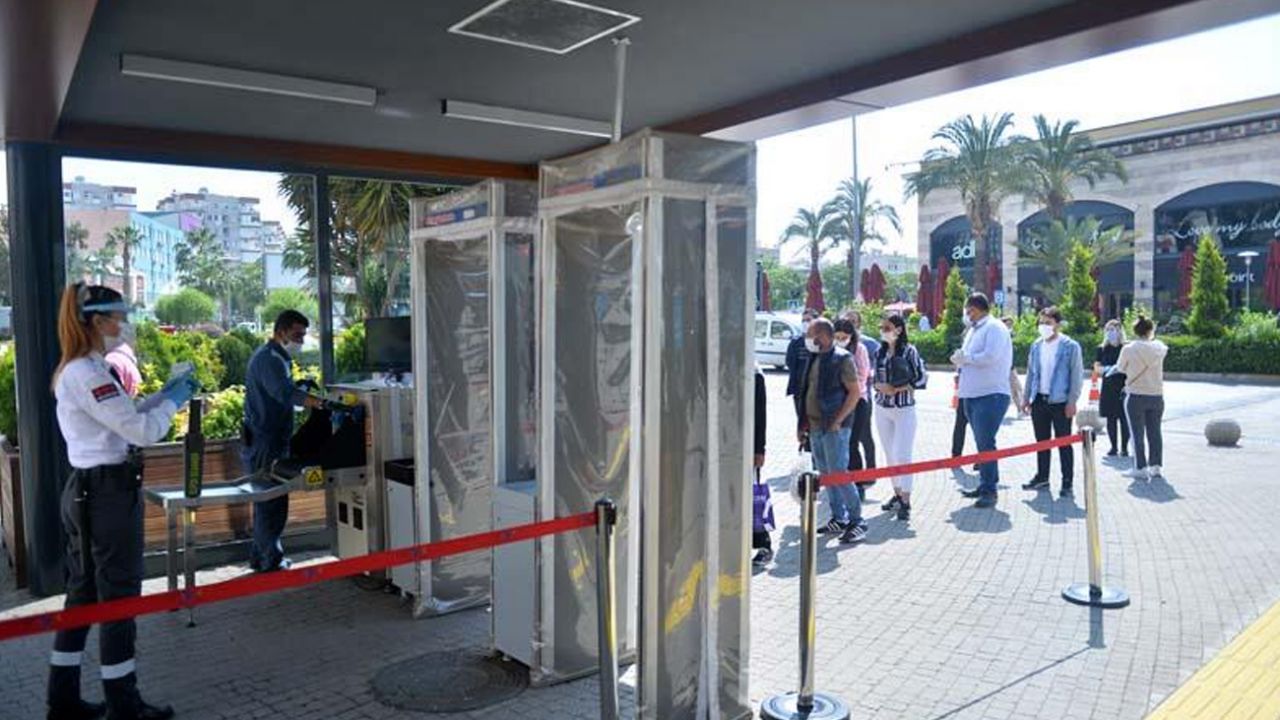 Son dakika... AVM'ler 50 gün sonra kapılarını yeniden açtı! Beylikdüzü'nde uzun kuyruklar oluştu 6