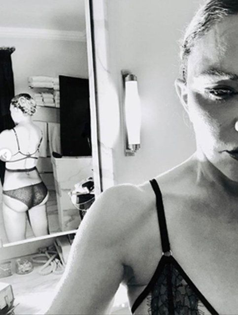 Madonna'dan kalça implantlı selfie! 4