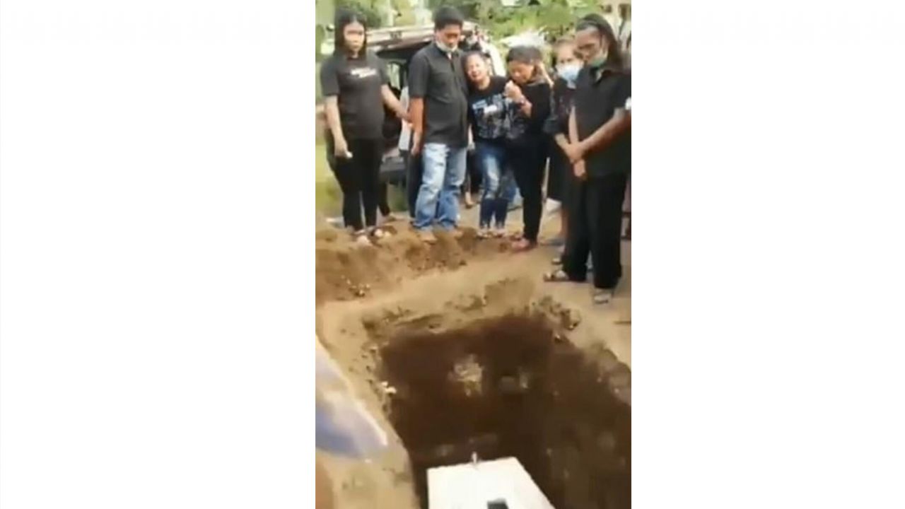 Son dakika... Cenazede inanılmaz görüntü! Ceset hareket etti 2