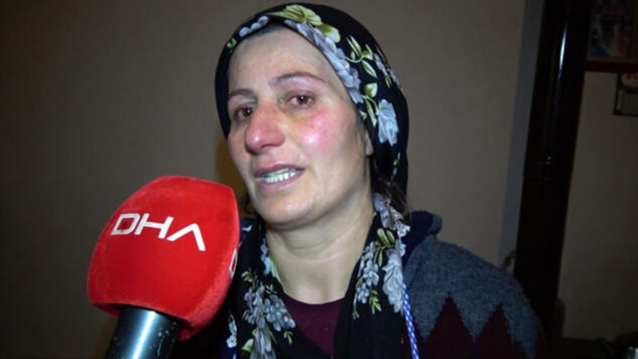 Son dakika... Kırbaç yılanı! Elleriyle yakaladı, tam 1,5 metre... 15