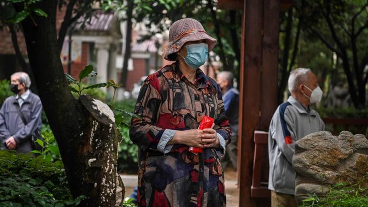 Son dakika... Vuhan'da 2. dalga şüphesi harekete geçirdi! Milyonlarca kişi sıraya girdi 6