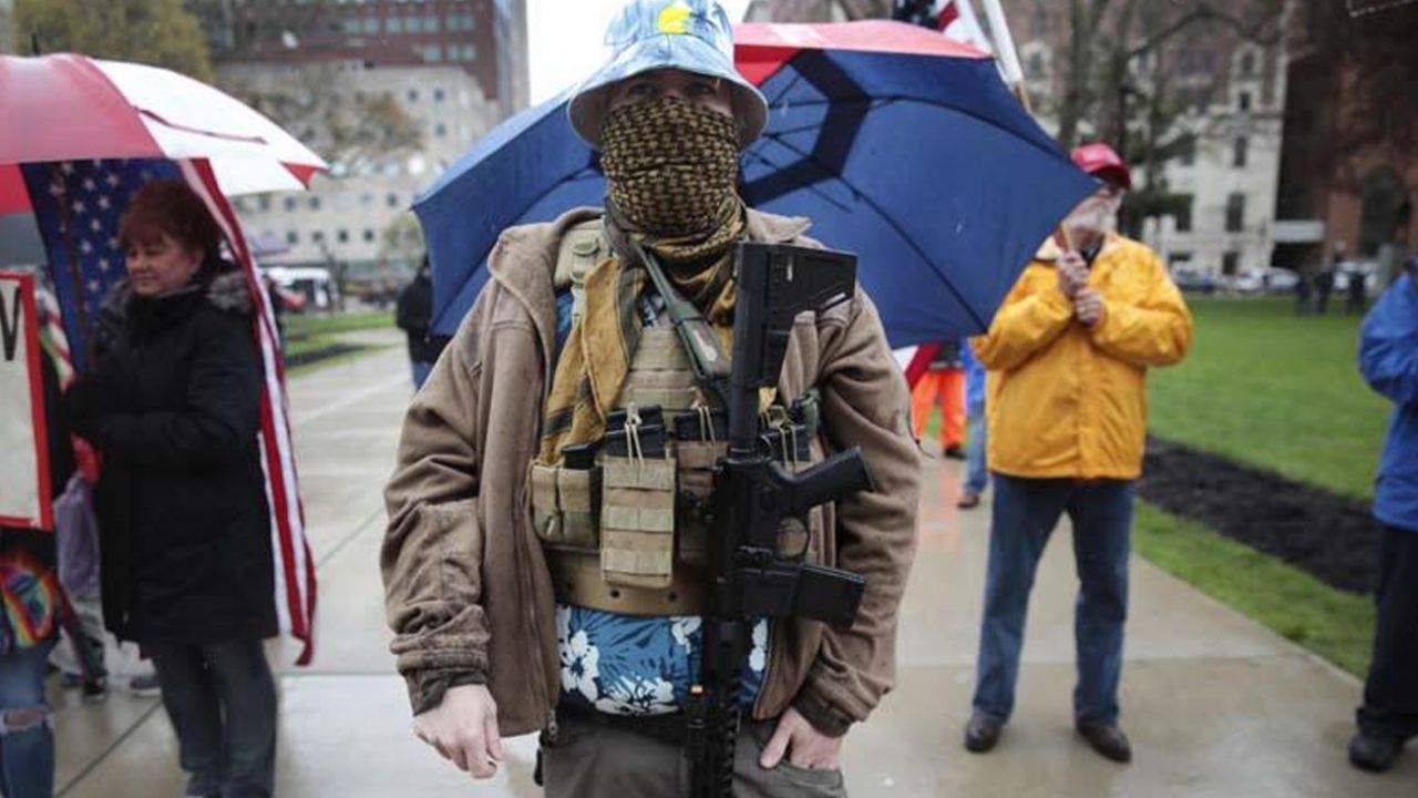 Son dakika... ABD’de ‘Evde Kal’ uygulamasına karşı silahlı protestolar sürüyor 9