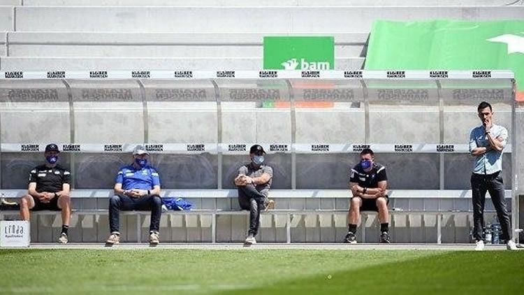 Bundesliga yeniden başladı! İşte dikkat çeken korona tedbir kareleri 5
