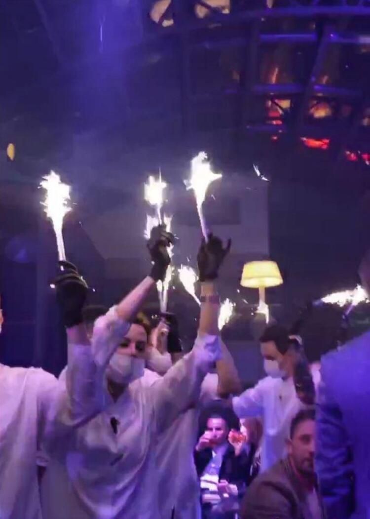 Şoke eden görüntüler! Gece kulüpleri doldu taştı 3