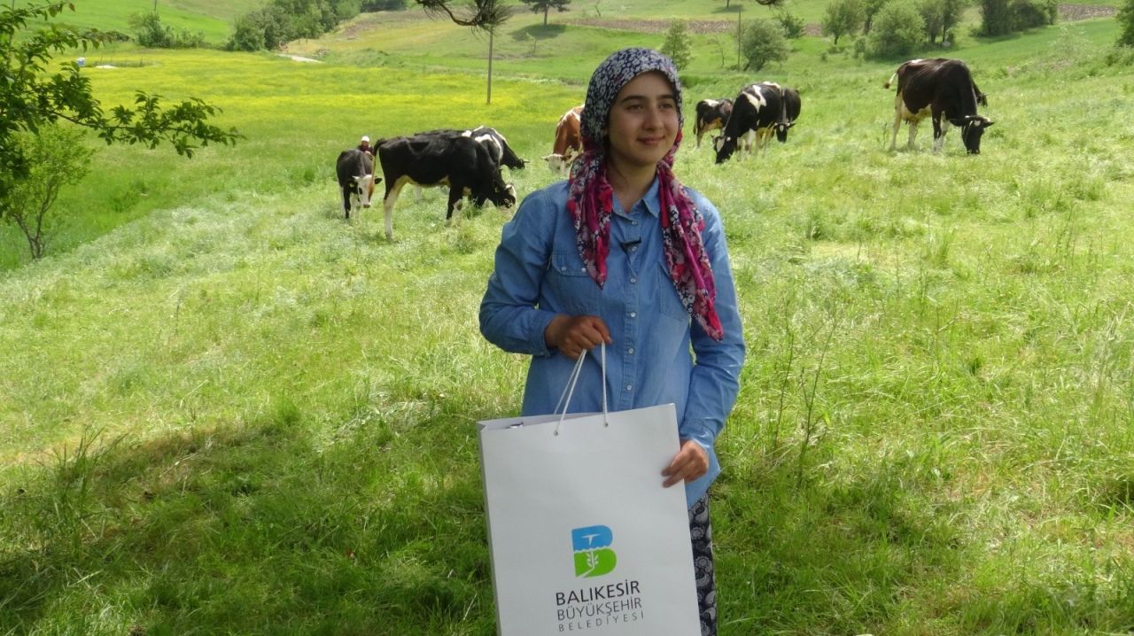 Bakan Selçuk övgüyle söz etmişti! İşte Ayşenur'un hayalindeki meslek... 10