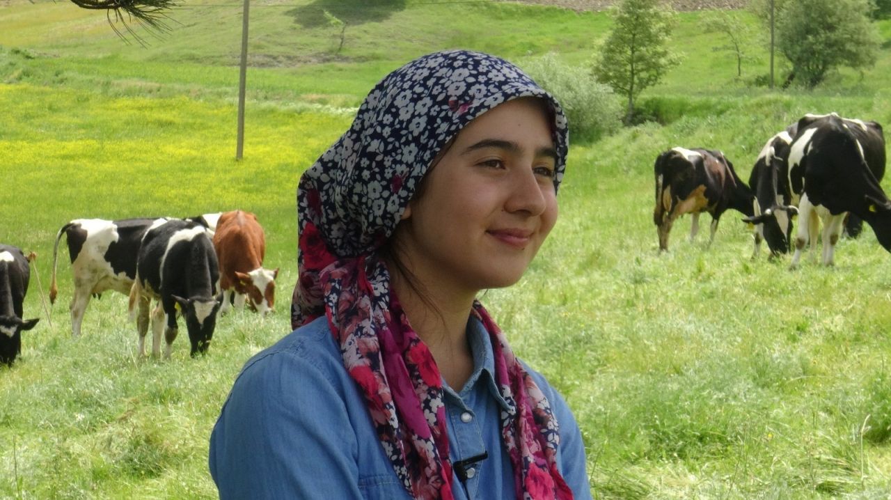 Bakan Selçuk övgüyle söz etmişti! İşte Ayşenur'un hayalindeki meslek... 5