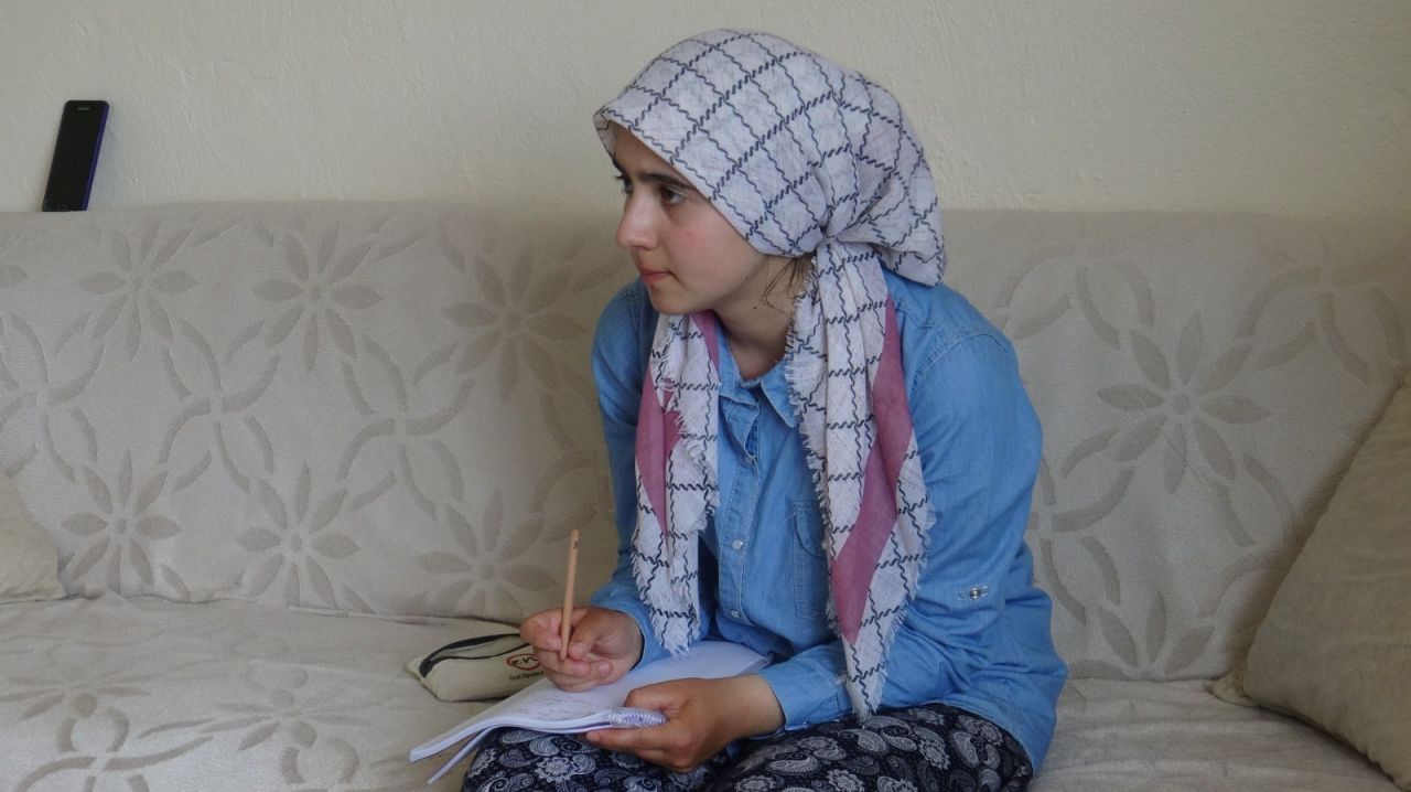 Bakan Selçuk övgüyle söz etmişti! İşte Ayşenur'un hayalindeki meslek... 7