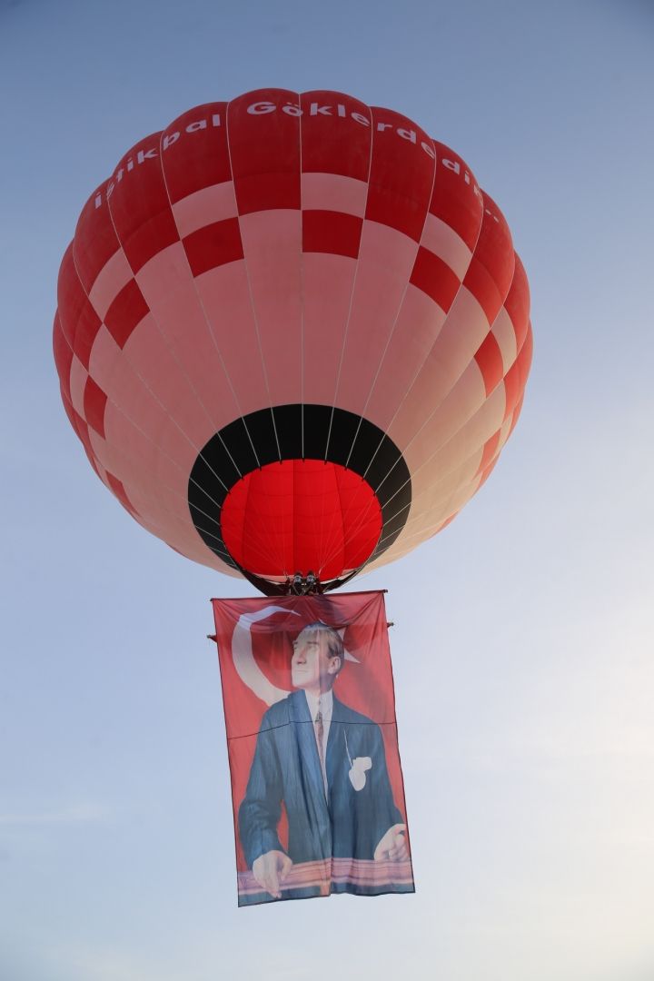 Türkiye’nin 'yerli ve milli' ilk sıcak hava balonu Atatürk ve Türk bayrağı ile havalandı 7
