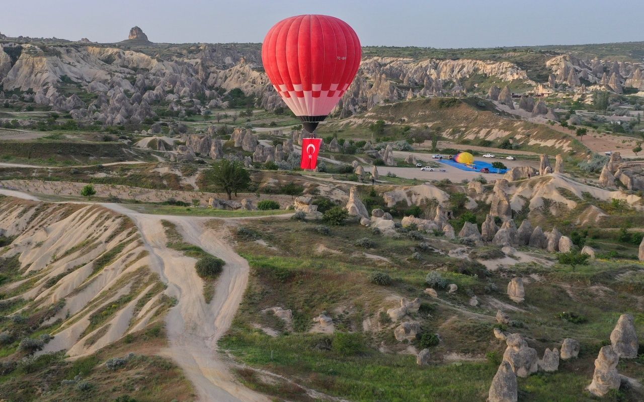 Türkiye’nin 'yerli ve milli' ilk sıcak hava balonu Atatürk ve Türk bayrağı ile havalandı 12