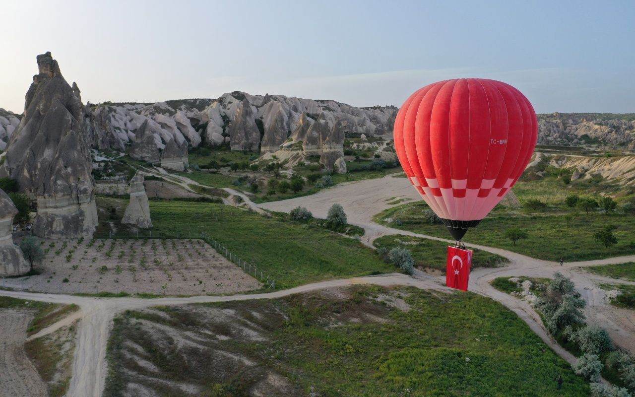 Türkiye’nin 'yerli ve milli' ilk sıcak hava balonu Atatürk ve Türk bayrağı ile havalandı 8