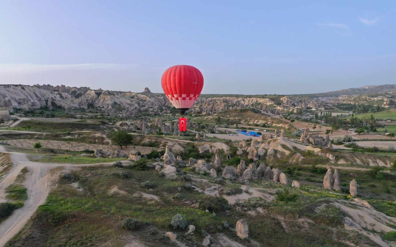 Türkiye’nin 'yerli ve milli' ilk sıcak hava balonu Atatürk ve Türk bayrağı ile havalandı 9