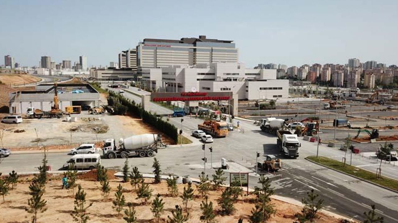 Son dakika... 21 Mayıs'ta açılıyor! Başakşehir Şehir Hastanesi'nin tabelası asıldı... 10