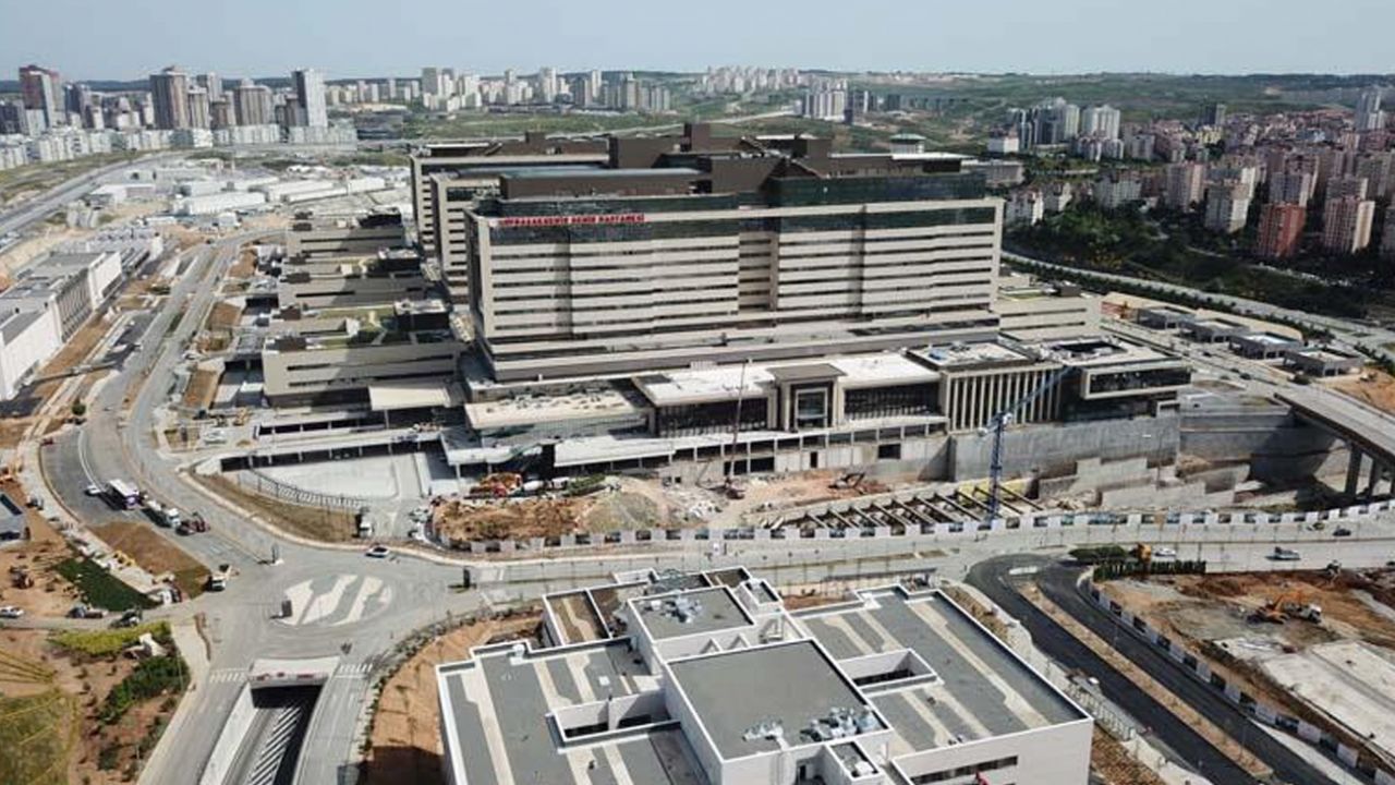 Son dakika... 21 Mayıs'ta açılıyor! Başakşehir Şehir Hastanesi'nin tabelası asıldı... 11