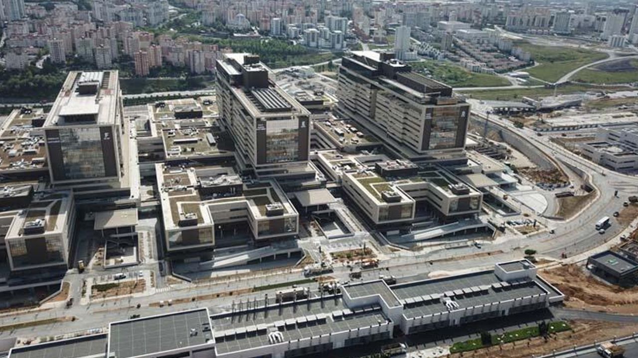 Son dakika... 21 Mayıs'ta açılıyor! Başakşehir Şehir Hastanesi'nin tabelası asıldı... 6