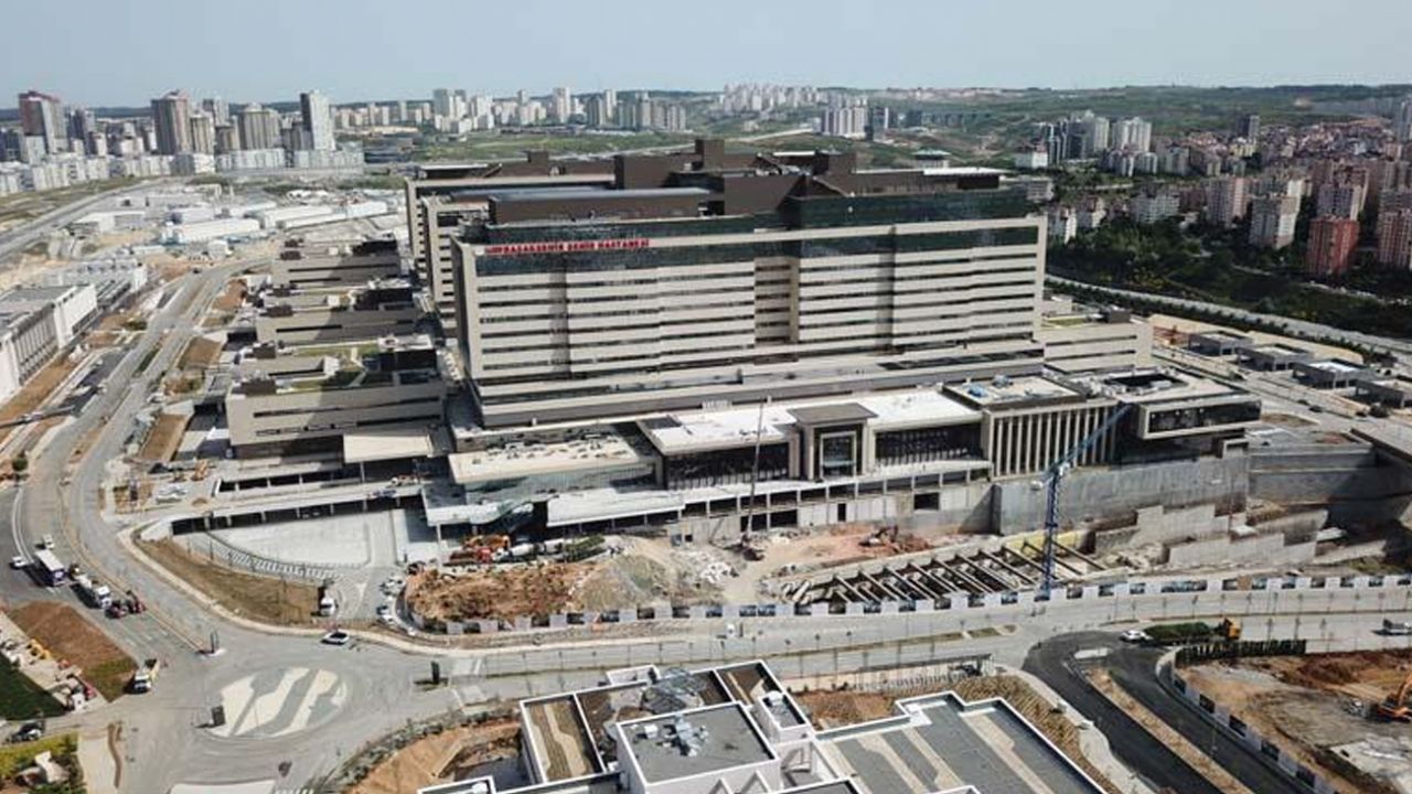Son dakika... 21 Mayıs'ta açılıyor! Başakşehir Şehir Hastanesi'nin tabelası asıldı... 7