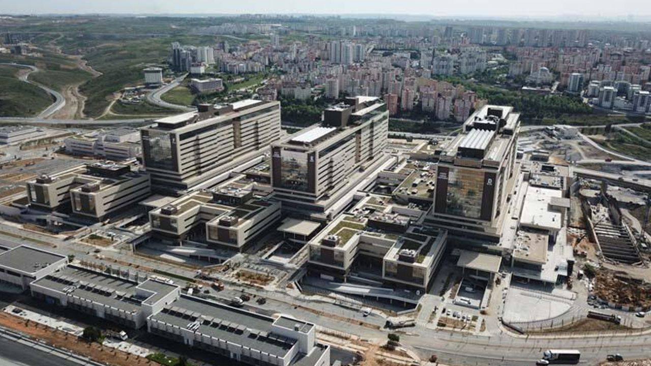 Son dakika... 21 Mayıs'ta açılıyor! Başakşehir Şehir Hastanesi'nin tabelası asıldı... 8