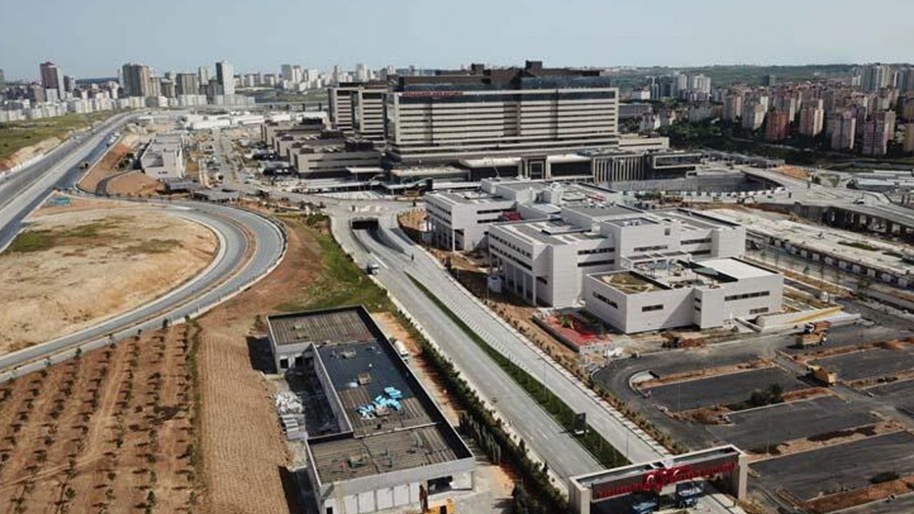 Son dakika... 21 Mayıs'ta açılıyor! Başakşehir Şehir Hastanesi'nin tabelası asıldı... 9