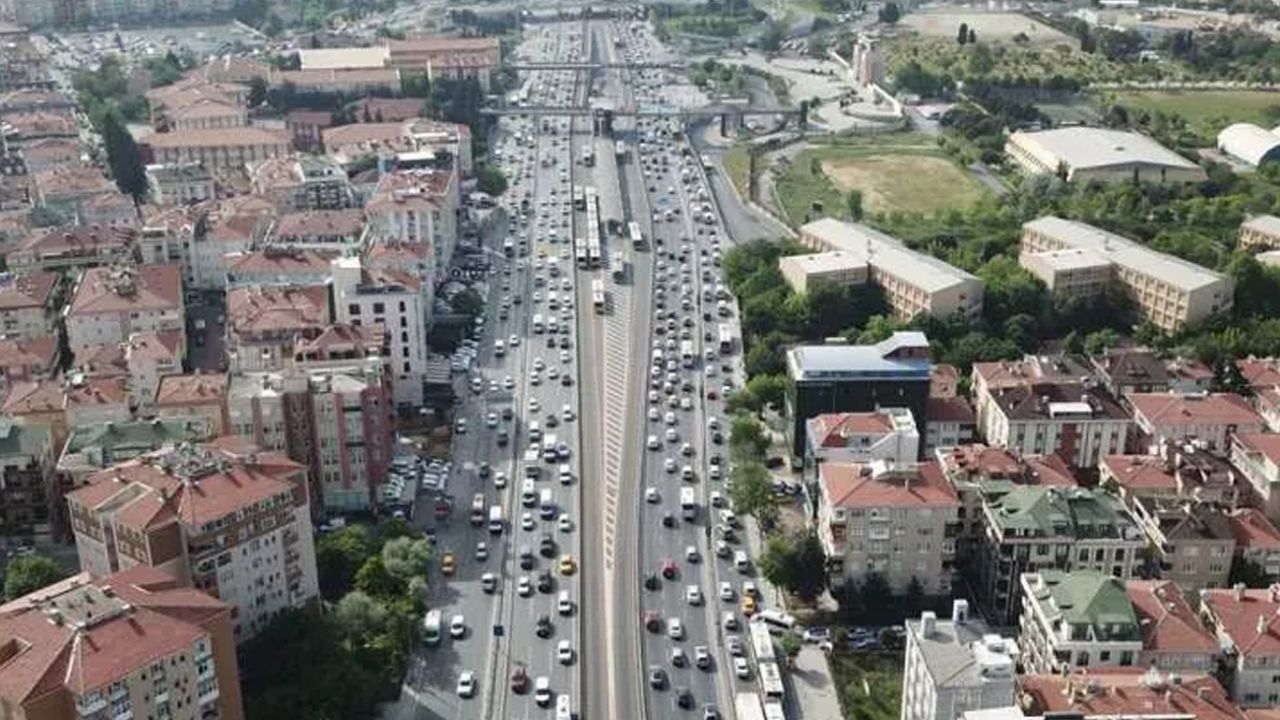 Son dakika... İstanbul'da son 2 ayın en yoğun trafiği 4