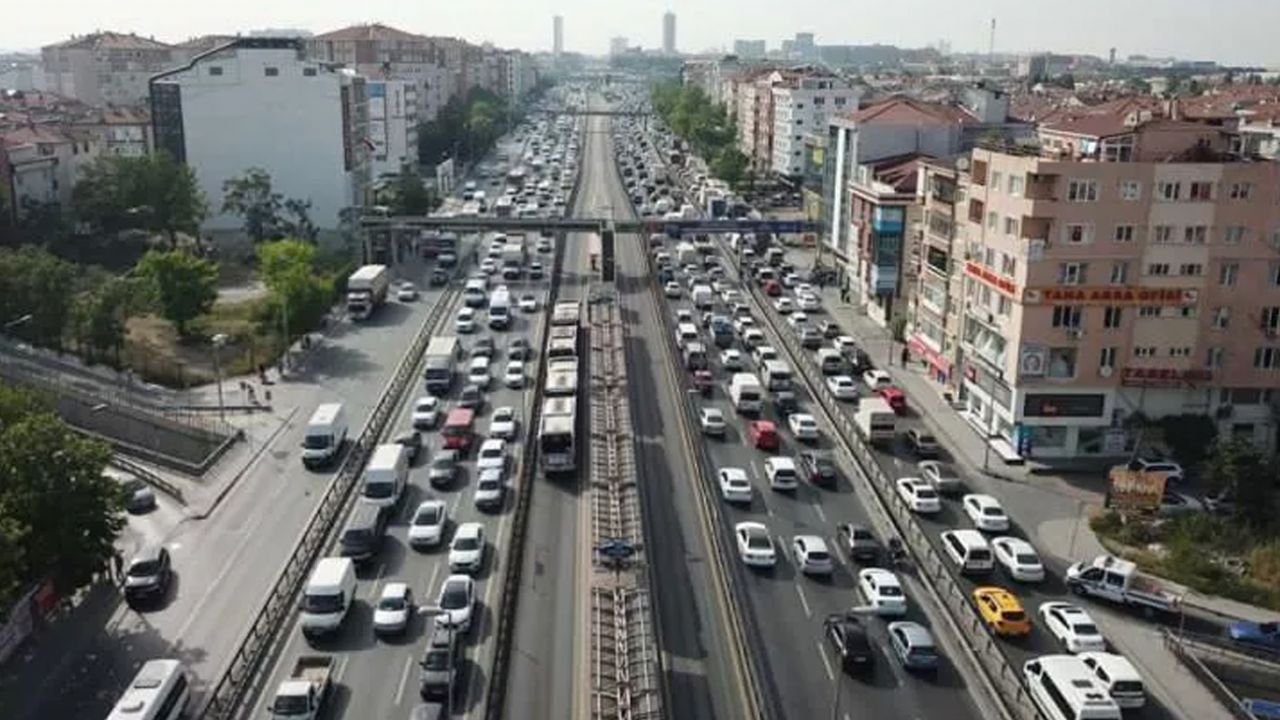 Son dakika... İstanbul'da son 2 ayın en yoğun trafiği 5