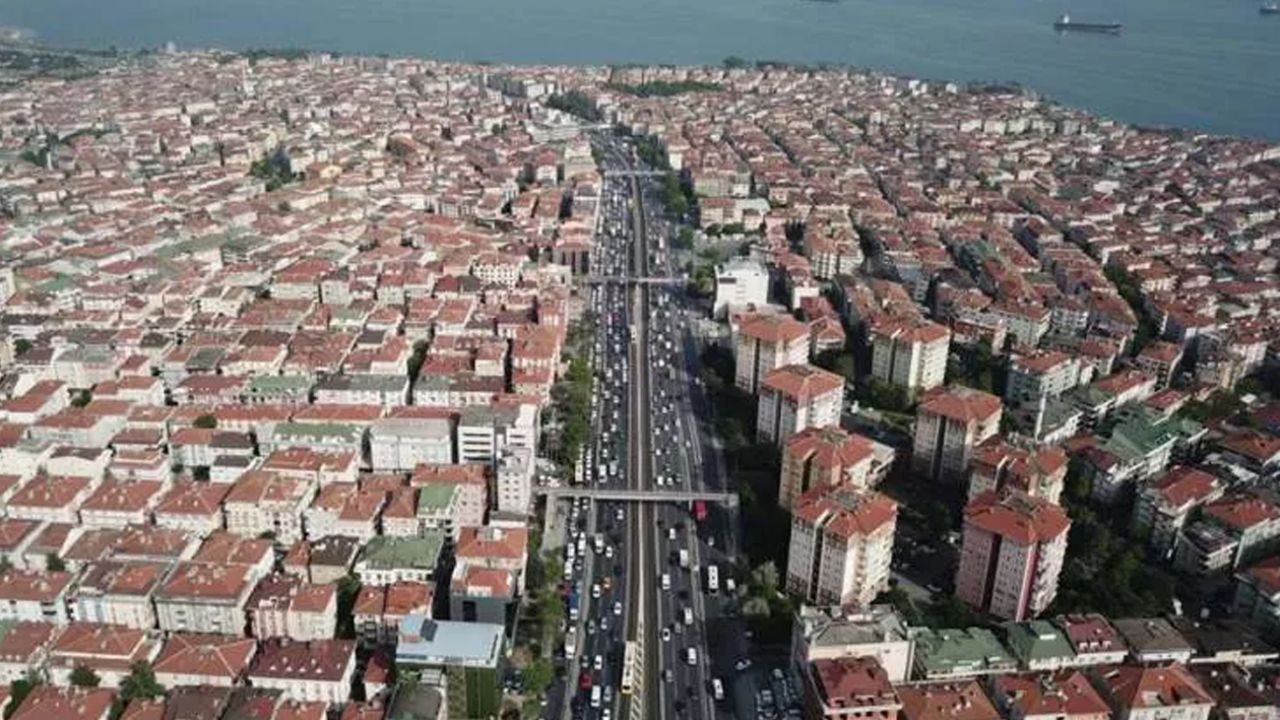 Son dakika... İstanbul'da son 2 ayın en yoğun trafiği 8