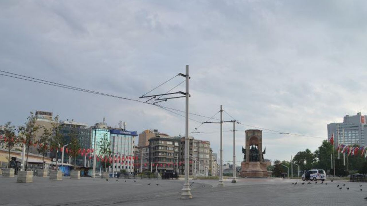Son dakika... 4 günlük kısıtlamanın ilk gününde İstanbul boş kaldı 1