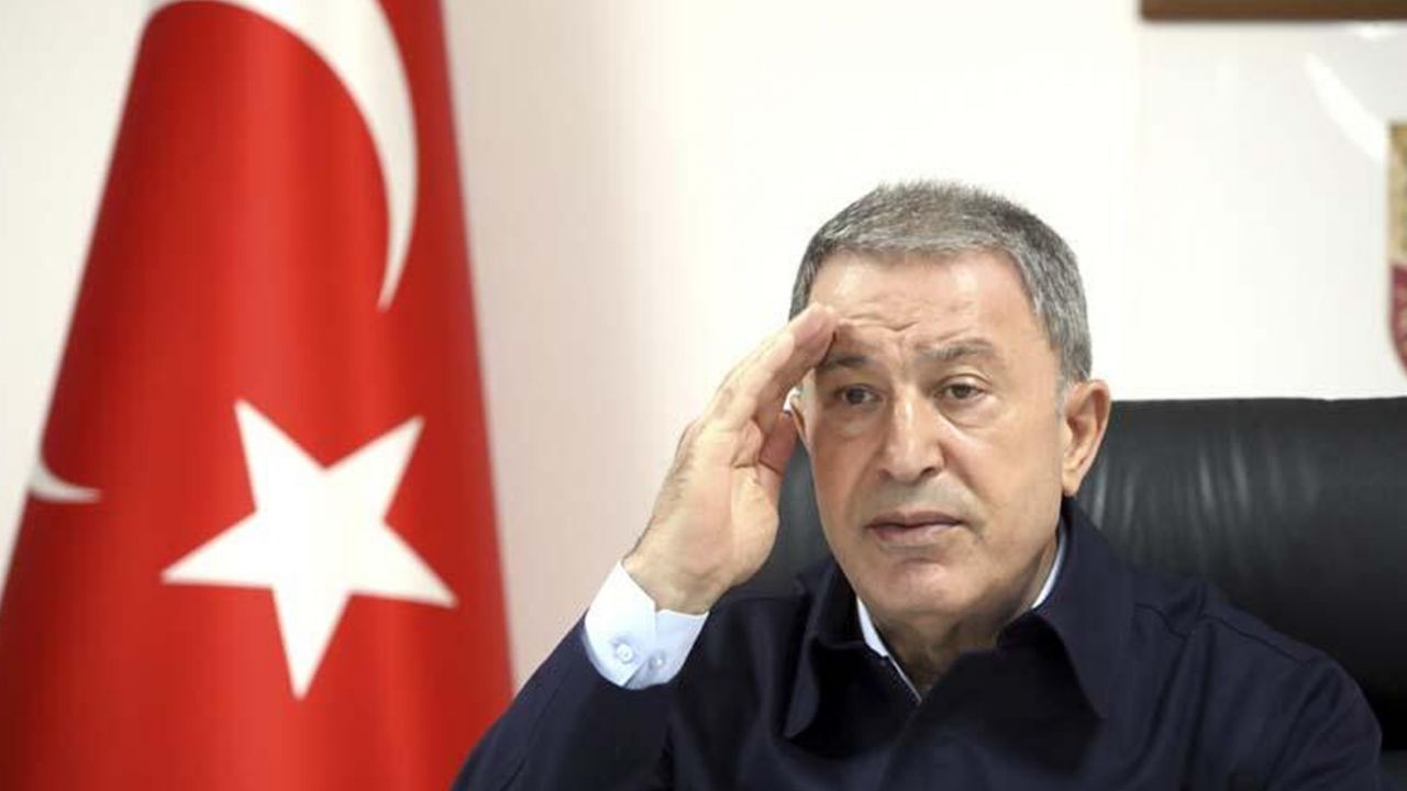 Son dakika... Bakan Akar ve TSK'nin komuta kademesinden sınır hattında bayram 10