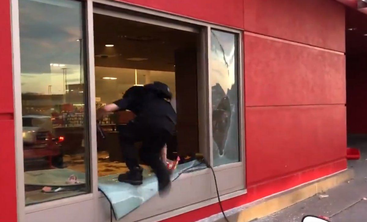 ABD'de işler çığrından çıktı! Polis müdahalede edemiyor... 8