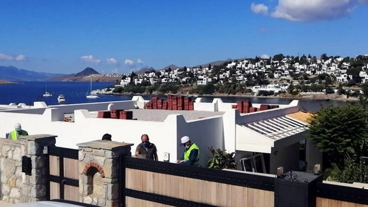 Son dakika... Yılmaz Özdil'in villasında yıkım başladı! İşte ilk kareler 3