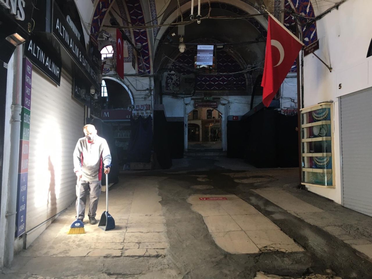 Kapalıçarşı 68 gün sonra kapılarını açıyor... 11