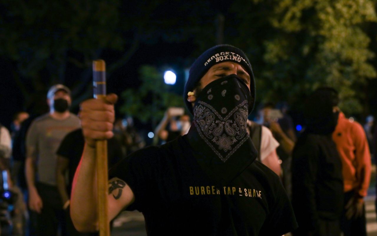 'Trump sığınağa götürüldü' iddiası 12