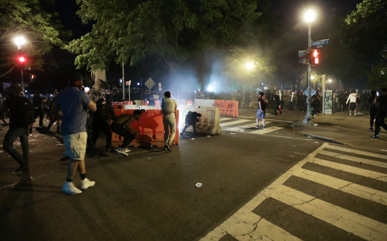 'Trump sığınağa götürüldü' iddiası 13