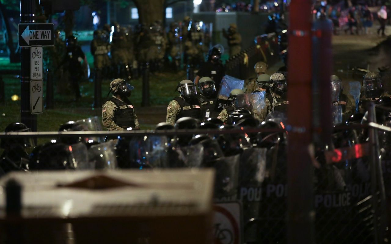 'Trump sığınağa götürüldü' iddiası 44