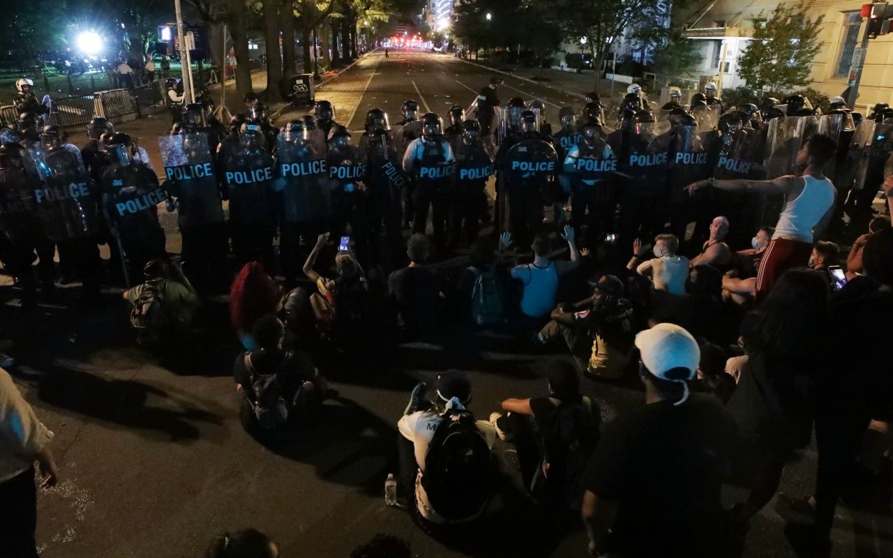 'Trump sığınağa götürüldü' iddiası 24