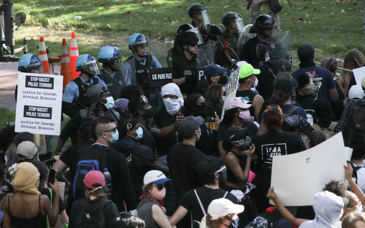 'Trump sığınağa götürüldü' iddiası 50