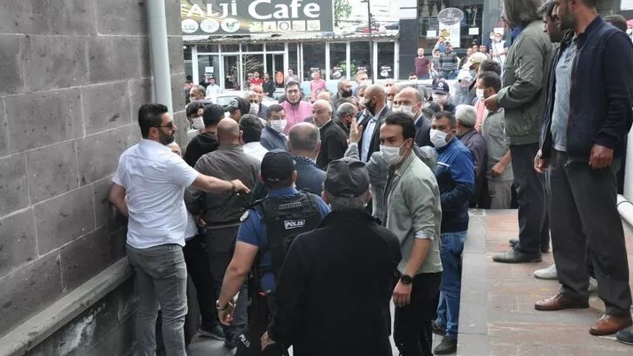 Son dakika... HDP'nin kıl payı MHP'den aldığı Kars'ta 'kayyum' sesleri 3