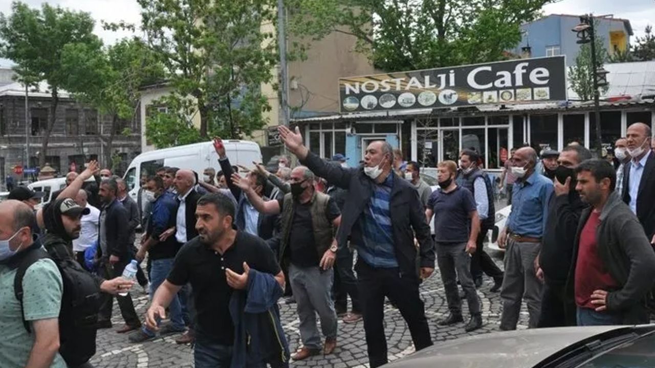 Son dakika... HDP'nin kıl payı MHP'den aldığı Kars'ta 'kayyum' sesleri 6