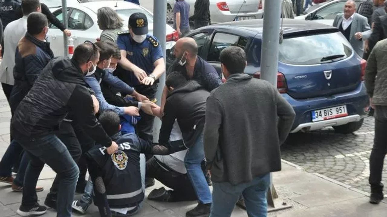 Son dakika... HDP'nin kıl payı MHP'den aldığı Kars'ta 'kayyum' sesleri 7