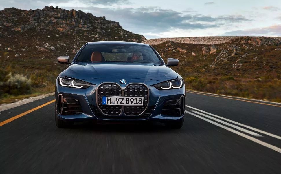 BMW yeni 4 serisini tanıttı... 1