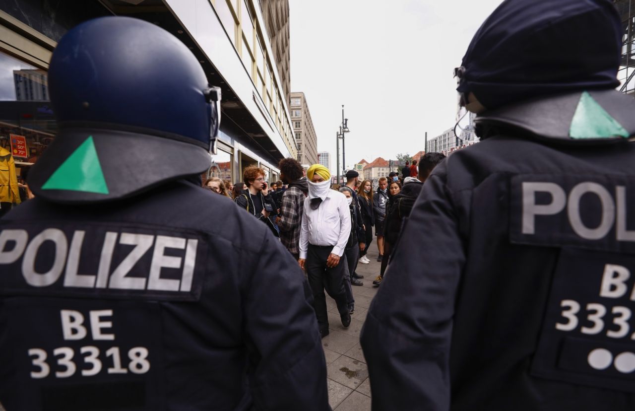 Floyd gösterisine polis müdahale etti 11