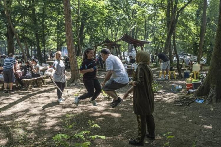 Yollar tıklım tıklım oldu! 2