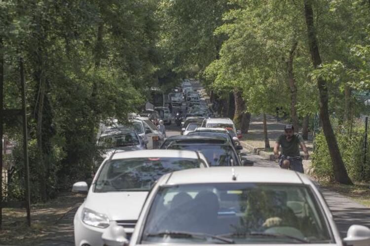 Yollar tıklım tıklım oldu! 1