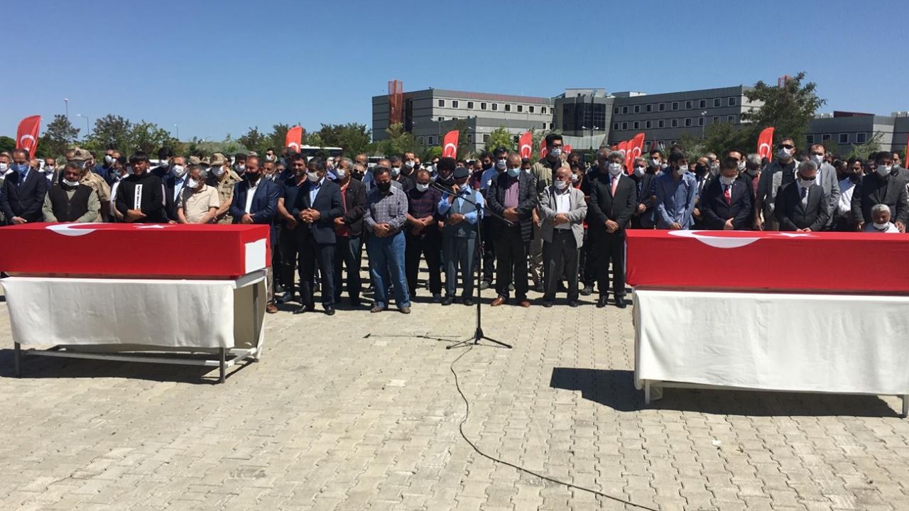 Son dakika... Hain saldırıda şehit düşen işçiler için düzenlenen törende gözyaşları sel oldu 1