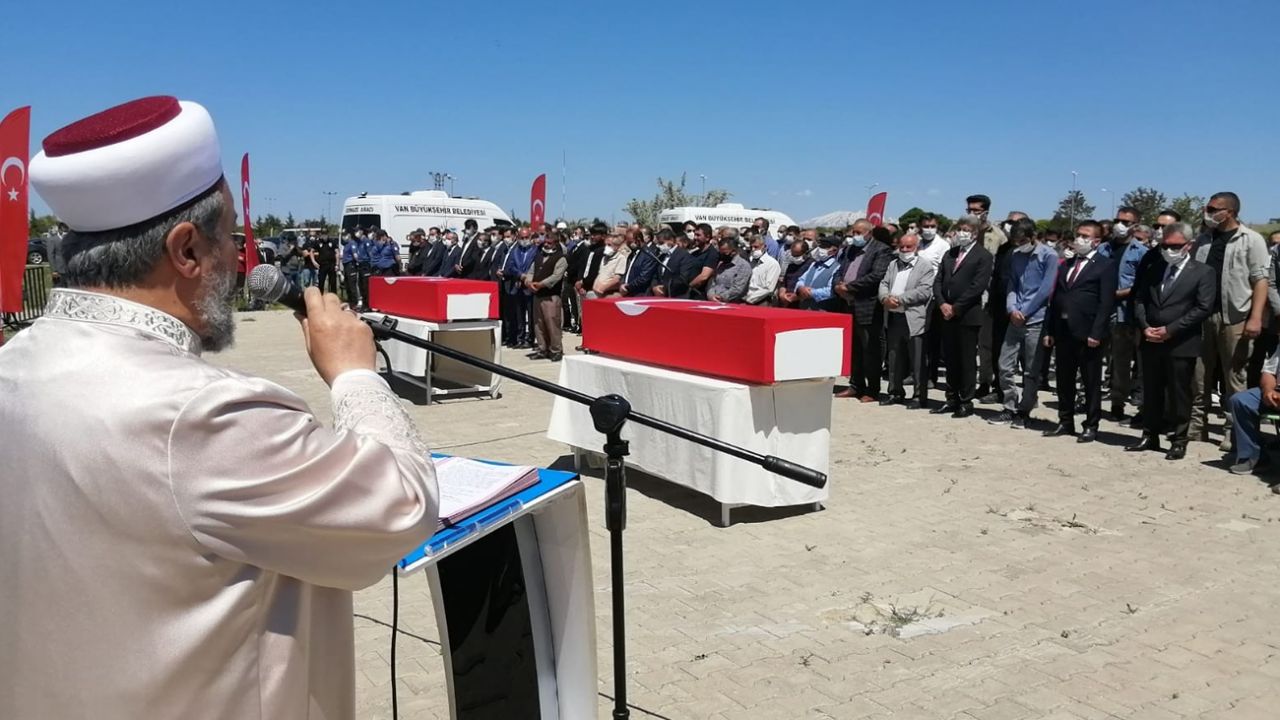 Son dakika... Hain saldırıda şehit düşen işçiler için düzenlenen törende gözyaşları sel oldu 2