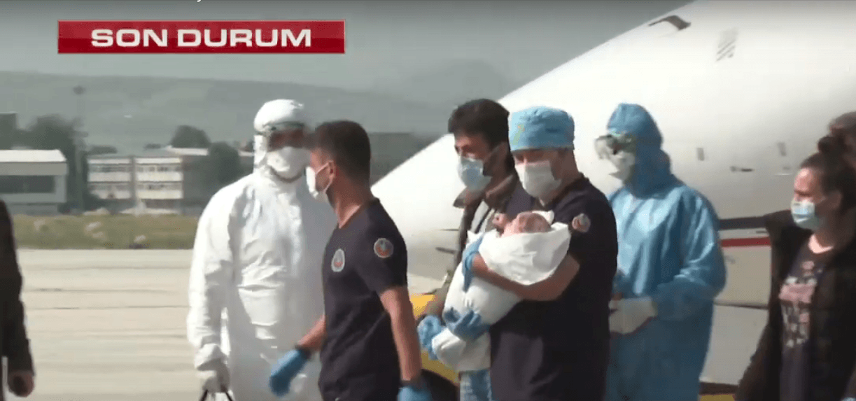 Siyam ikizleri ülkeye döndü! 18