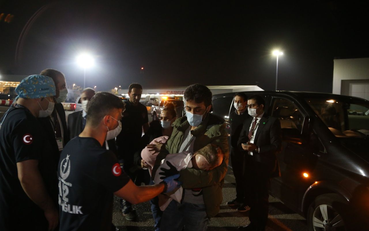 Siyam ikizleri ülkeye döndü! 1