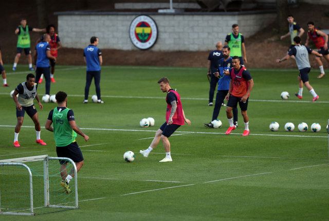 Demirkol'dan Fenerbahçe yorumu: Yıpranması istenmiyor olabilir 10