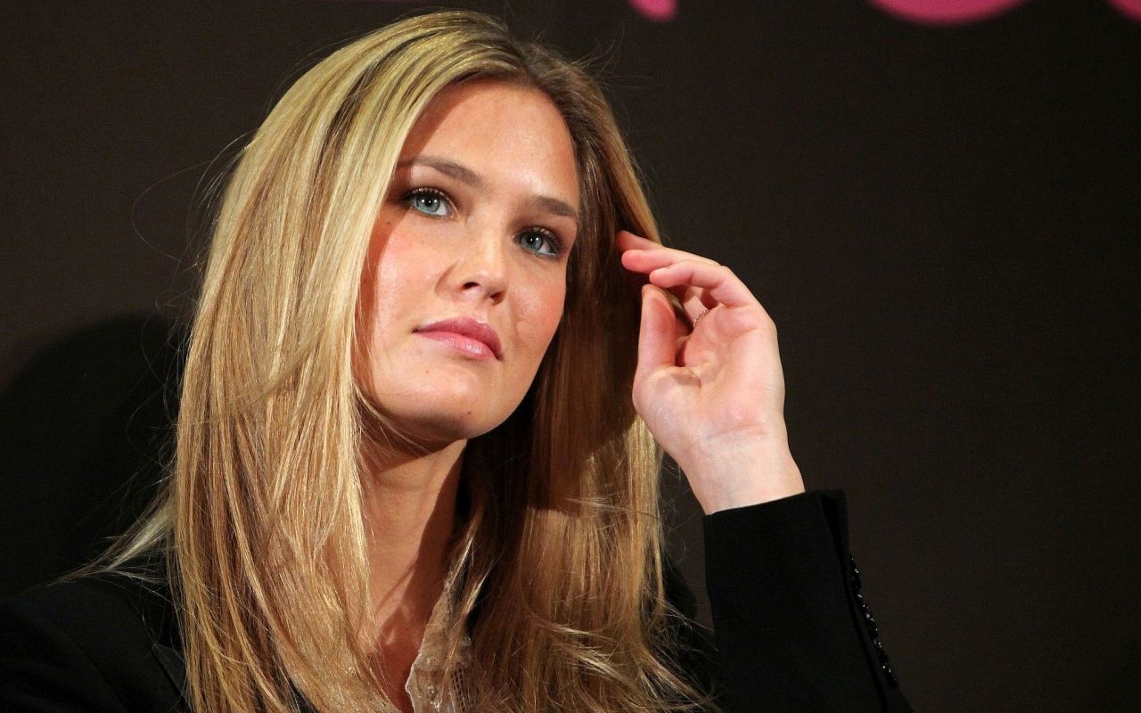 İsrailli model Bar Rafaeli'ye 2.8 milyon dolar vergi cezası 5