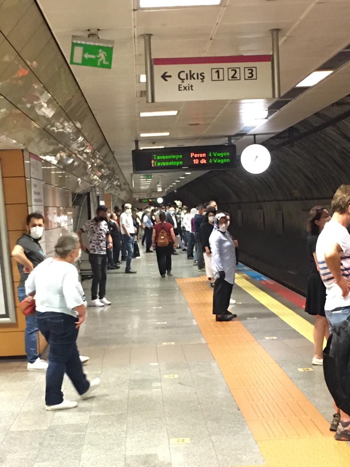 İstanbul Metrosu'ndan skandal kareler! 6